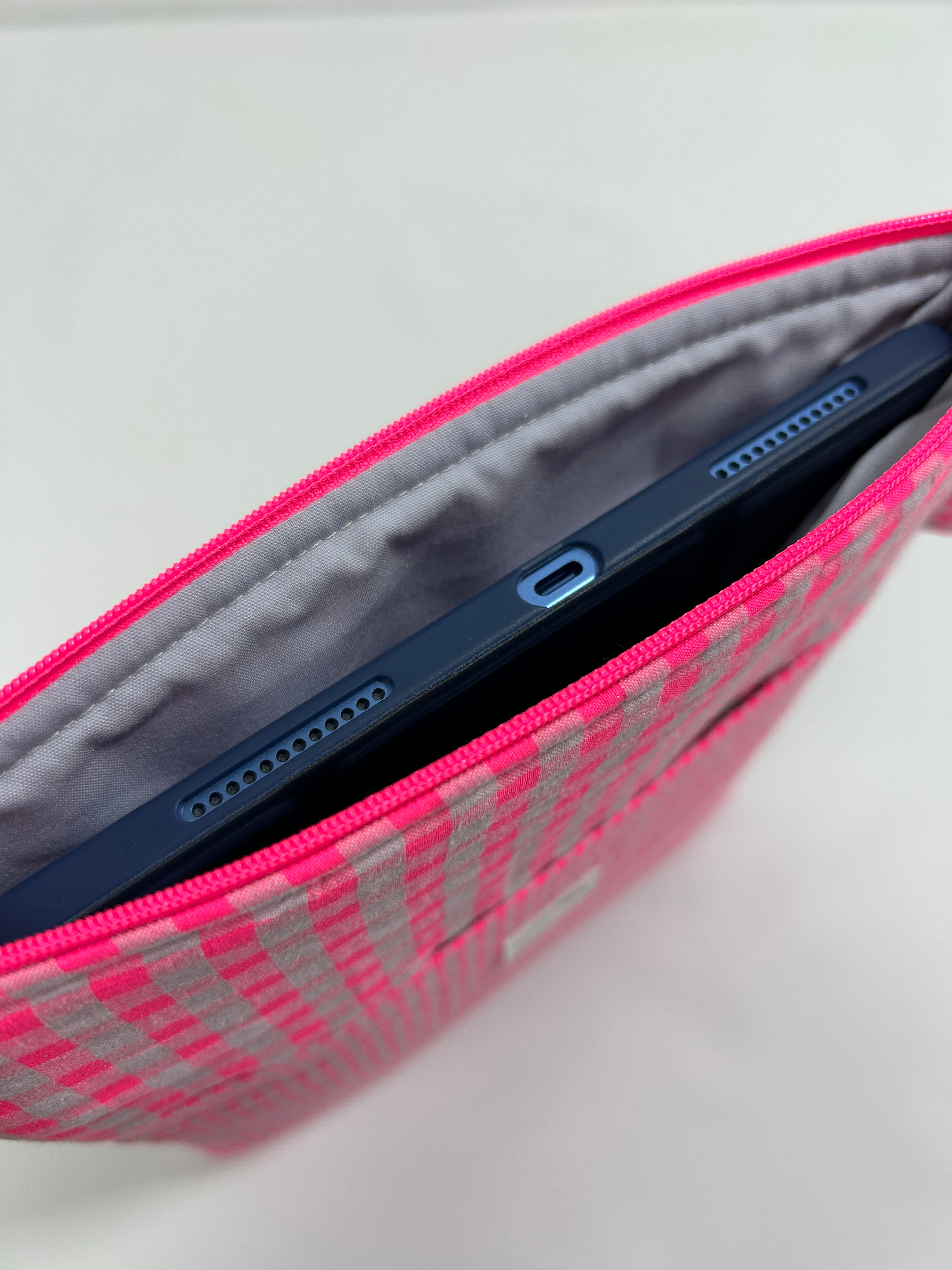 Funda Libro o Tablet Rosa Flúor