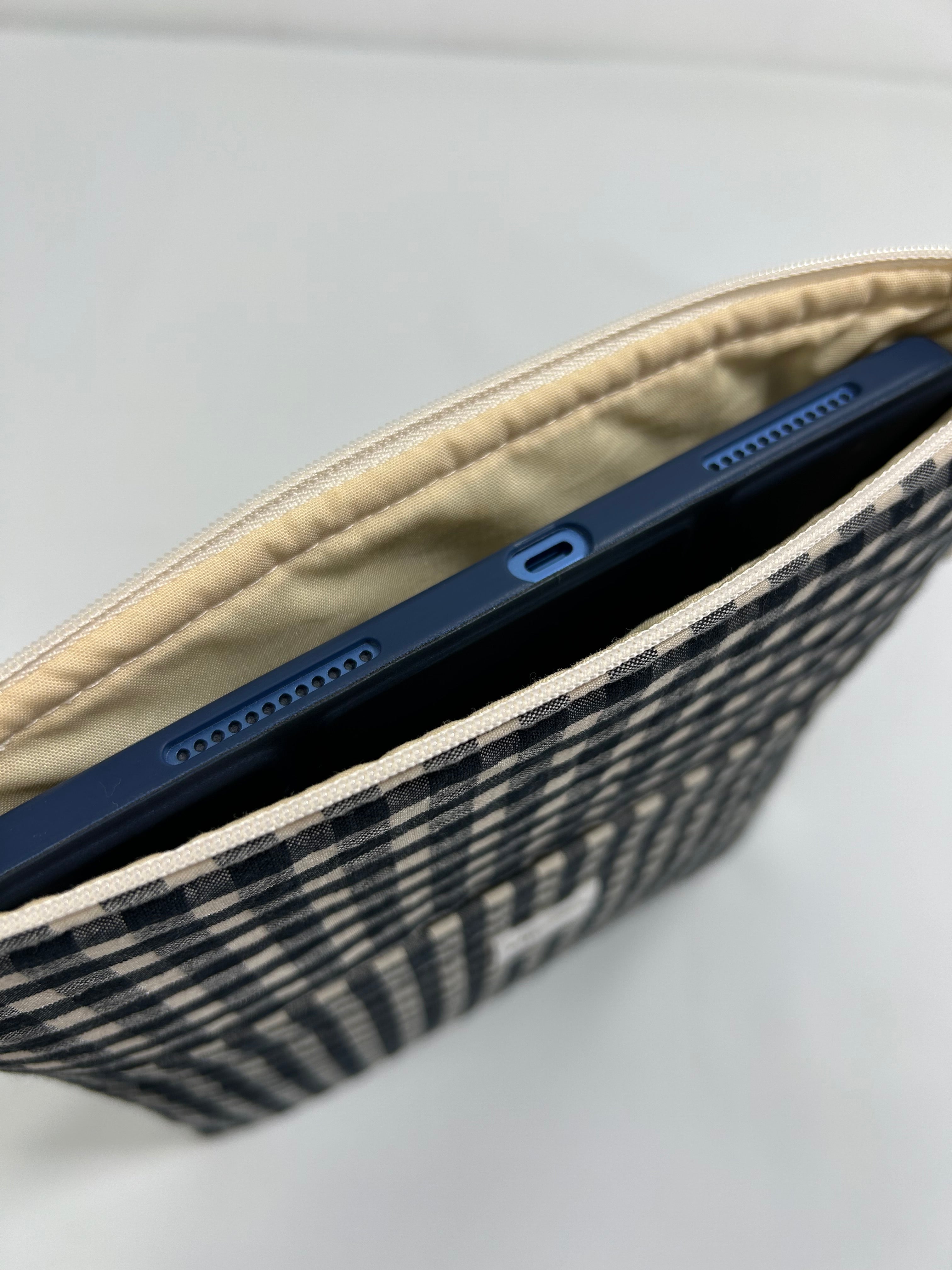 Funda Libro o Tablet Negro-Hueso