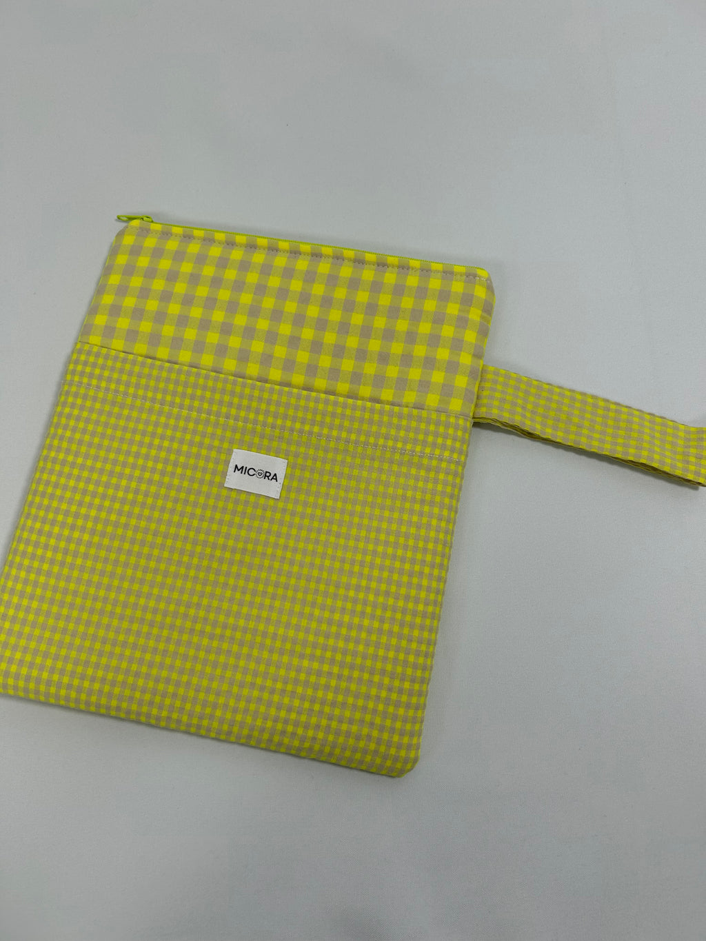 Funda Libro o Tablet Amarillo Flúor