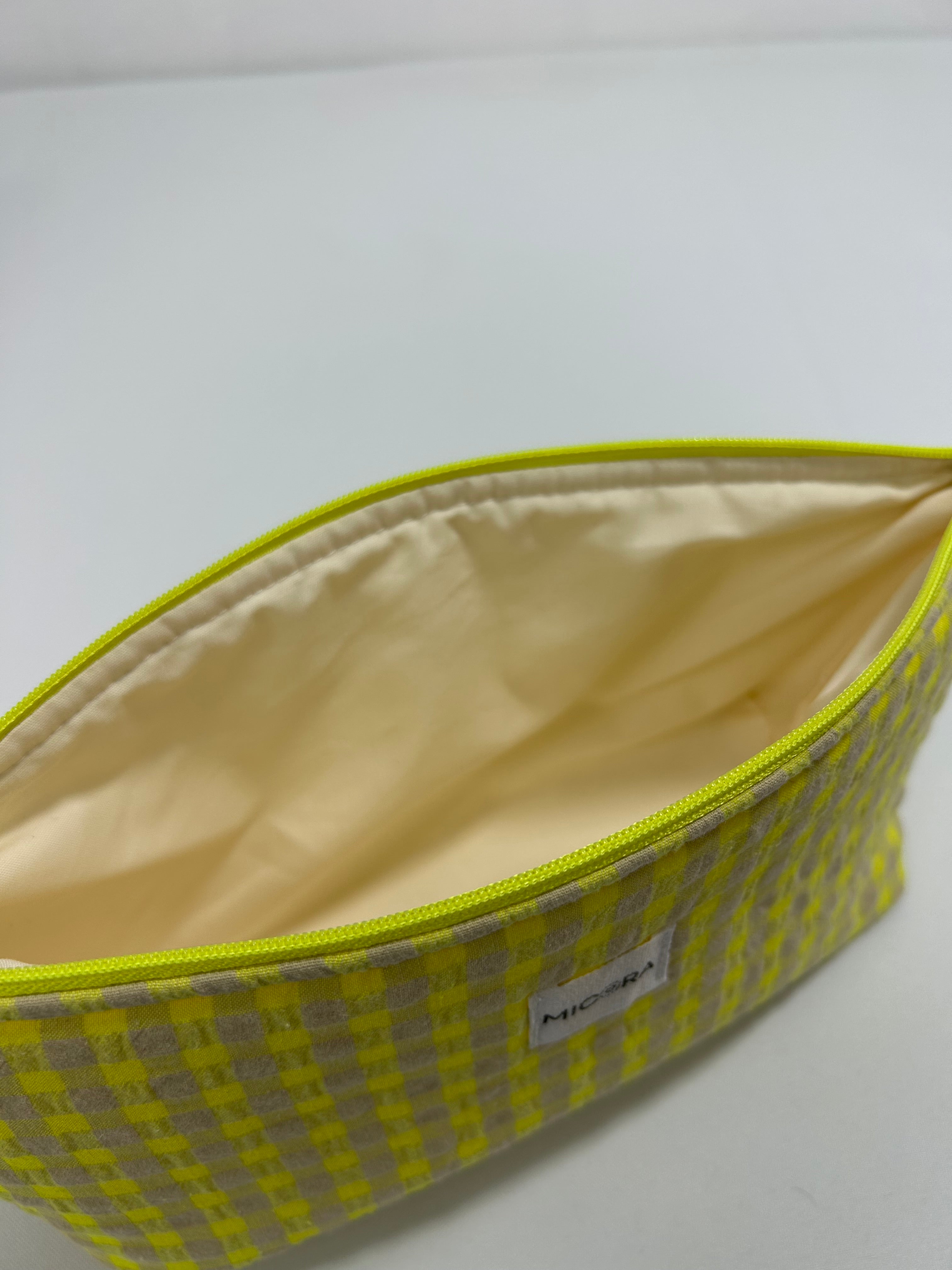 Estuche Luz Amarillo Flúor